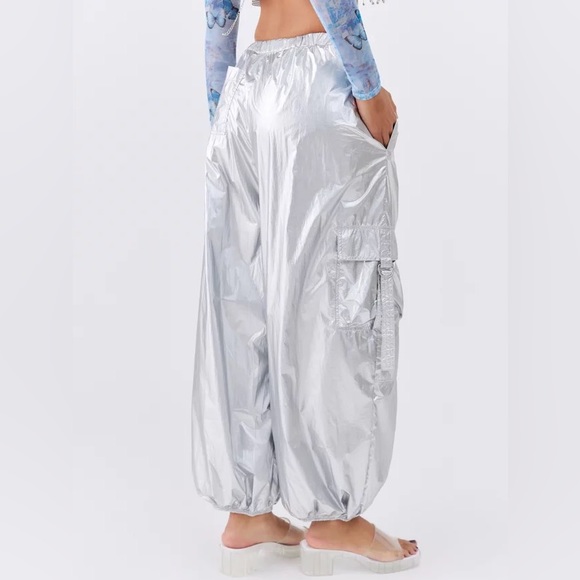 Urban Outfitters Pants - Urban Outfitters Jana Metallic Cargo Pant
